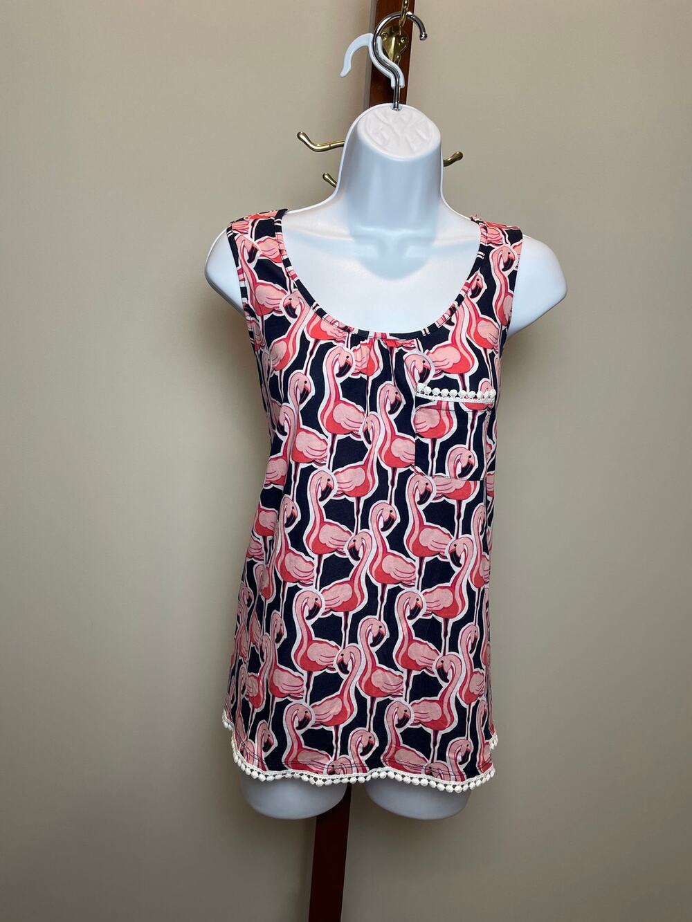 Crown and Ivy Navy Flamingo Sleeveless High Low Lounge Top Size L New With Tag